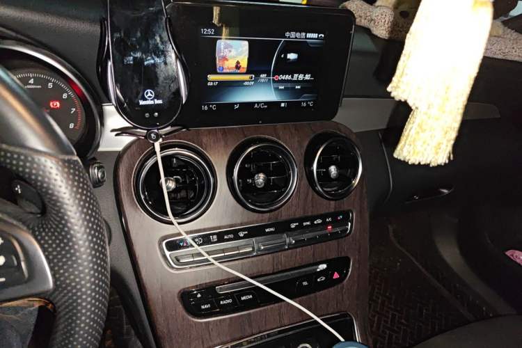 Used Mercedes-Benz C-Class 2017 Restyled C 200 Sport Edition Audio And AC Panel