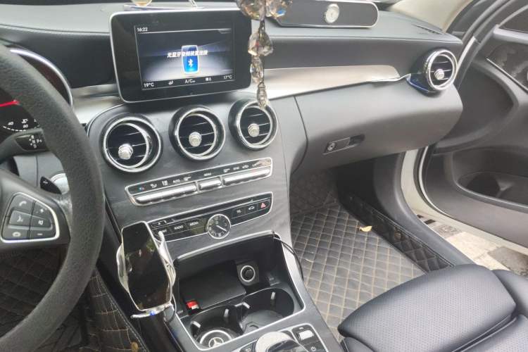 Used Mercedes-Benz C-Class 2017 Facelift C 200 L Sport Edition Audio And AC Panel