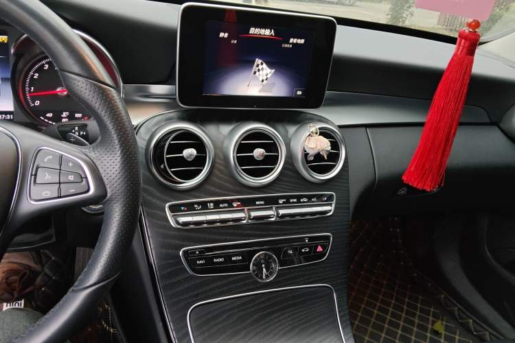 Used Mercedes-Benz C-Class 2017 C 200 station wagon Audio And AC Panel