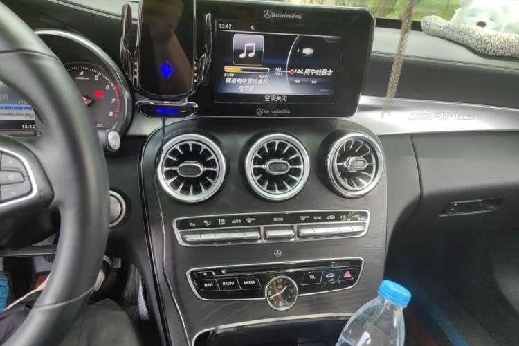Used Mercedes-Benz C-Class 2017 Facelift C 200 L Sport Edition Audio And AC Panel