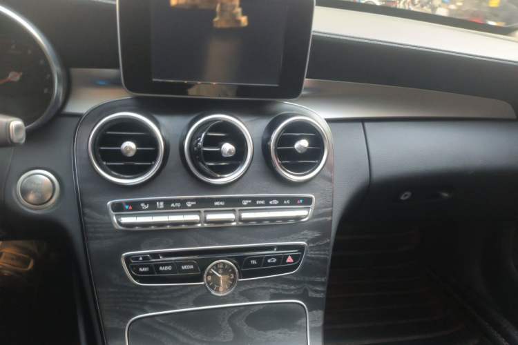 Used Mercedes-Benz C-Class 2017 Facelift C 200 L Sport Edition Audio And AC Panel