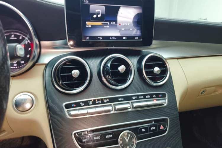 Used Mercedes-Benz C-Class 2017 Facelift C 200 L Sport Edition Audio And AC Panel