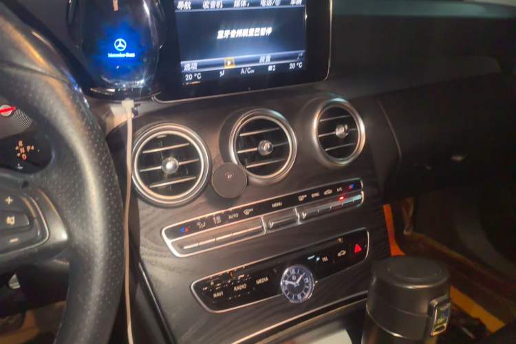 Used Mercedes-Benz C-Class 2017 Facelift C 200 Station Wagon Audio And AC Panel