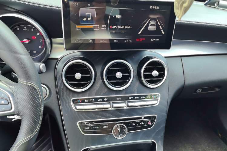 Used Mercedes-Benz C-Class 2017 Facelift C 200 L Sport Edition Audio And AC Panel