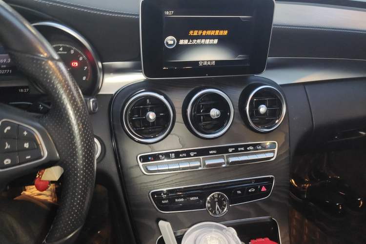 Used Mercedes-Benz C-Class 2017 Facelift C 200 L Sport Edition Audio And AC Panel
