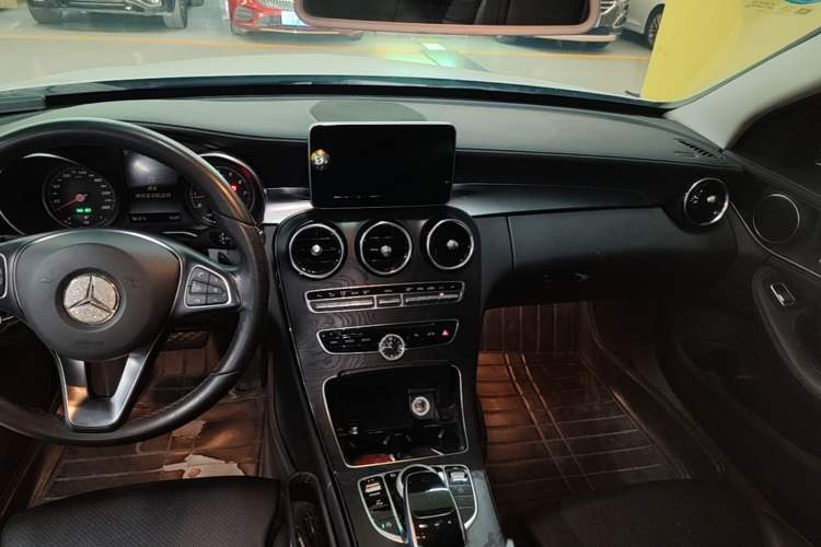 Used Mercedes-Benz C-Class 2017 Restyled C 180 L Fashion Edition Sport Version Audio And AC Panel