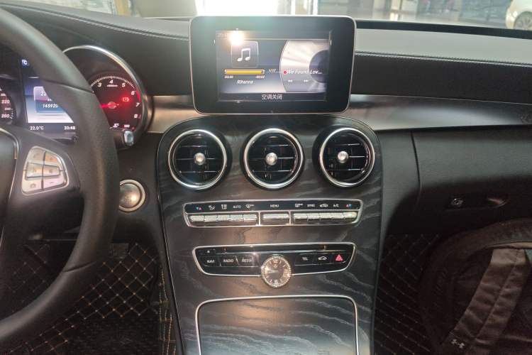 Used Mercedes-Benz C-Class 2017 Facelift C 200 L Sport Edition Audio And AC Panel