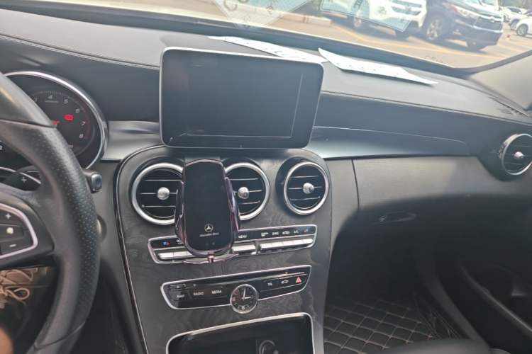 Used Mercedes-Benz C-Class 2017 Restyled C 180 L Fashion Edition Sport Version Audio And AC Panel