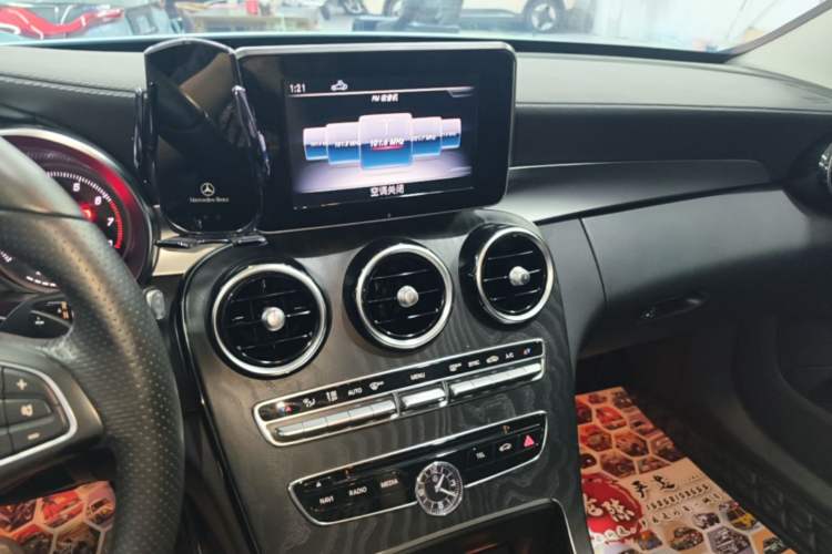 Used Mercedes-Benz C-Class 2017 Facelift C 200 L Sport Edition Audio And AC Panel