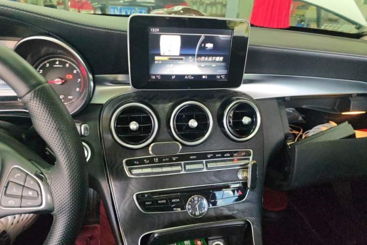 Used Mercedes-Benz C-Class 2017 Facelift C 200 L Sport Edition Audio And AC Panel