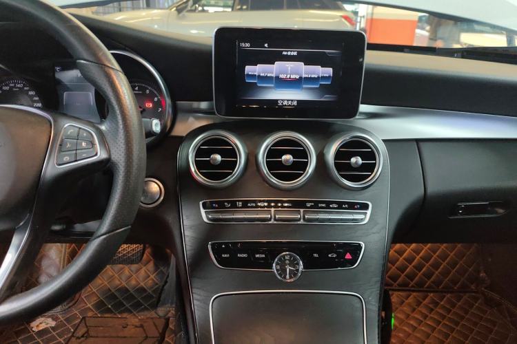 Used Mercedes-Benz C-Class 2017 C 200 station wagon Audio And AC Panel