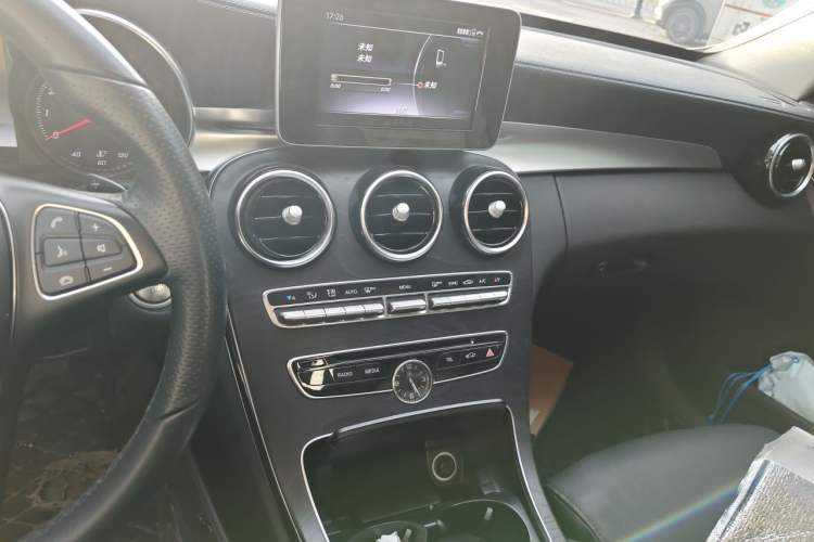 Used Mercedes-Benz C-Class 2017 Facelift C 200 L Sport Edition Audio And AC Panel