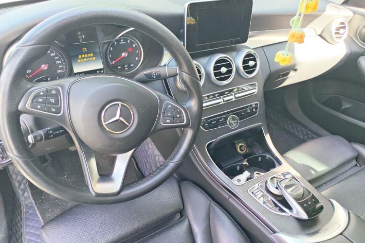 Used Mercedes-Benz C-Class 2017 C 180 Estate Center Console