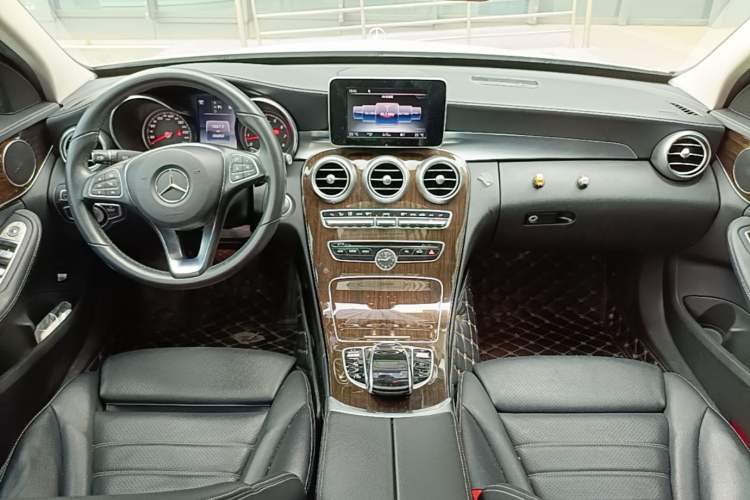 Used Mercedes-Benz C-Class 2017 C 180 L Center Console