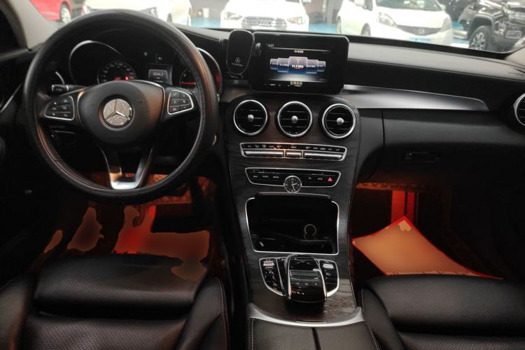 Used Mercedes-Benz C-Class 2017 C 200 L Sport Edition Center Console