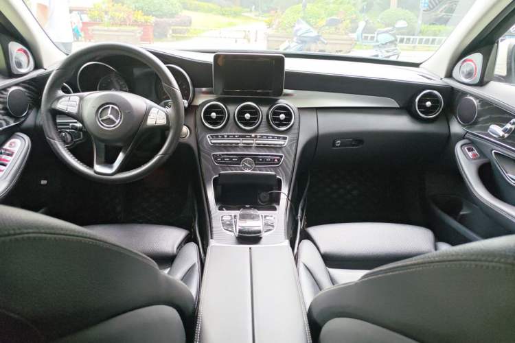 Used Mercedes-Benz C-Class 2017 Restyled C 180 L Fashion Edition Sport Version Center Console