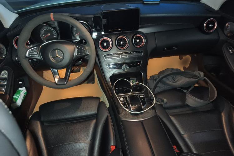 Used Mercedes-Benz C-Class 2017 Facelift C 200 L Sport Edition Center Console