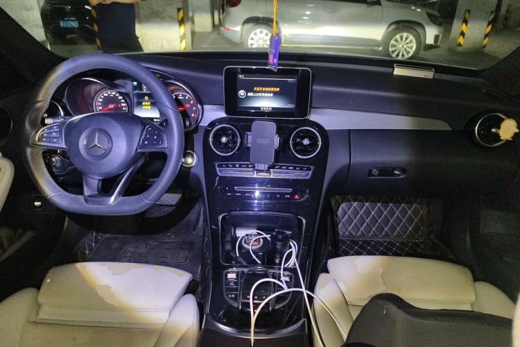Used Mercedes-Benz C-Class 2017 Restyled C 200 Sport Edition Center Console