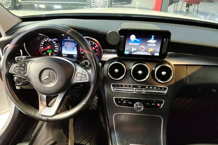 Used Mercedes-Benz C-Class 2017 C 200 L Sport Edition Center Console