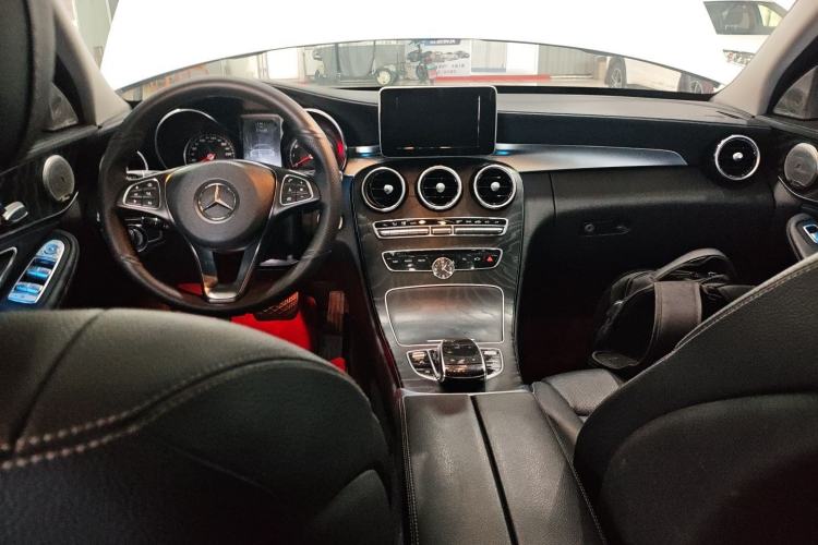 Used Mercedes-Benz C-Class 2017 Restyled C 180 L Fashion Edition Sport Version Center Console
