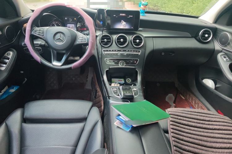 Used Mercedes-Benz C-Class 2017 Facelift C 200 L Sport Edition Center Console