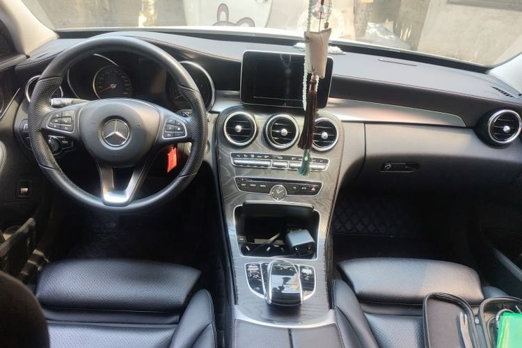 Used Mercedes-Benz C-Class 2017 C 200 L Sport Edition Center Console