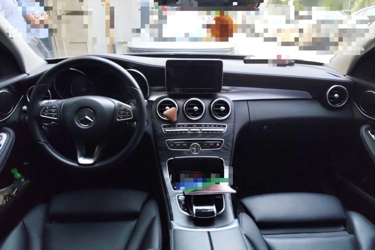 Used Mercedes-Benz C-Class 2017 Facelift C 200 L Sport Edition Center Console