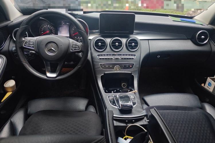 Used Mercedes-Benz C-Class 2017 Facelift C 200 L Sport Edition Center Console