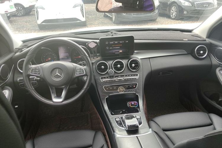 Used Mercedes-Benz C-Class 2017 C 200 L Sport Edition Center Console