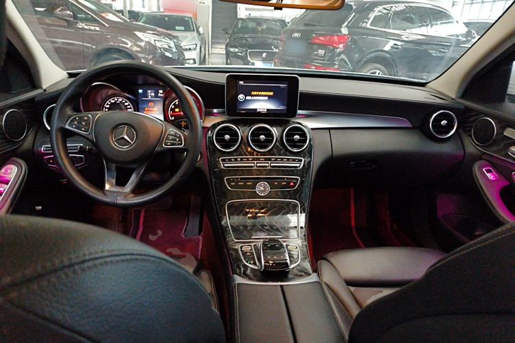 Used Mercedes-Benz C-Class 2017 C 200 L Sport Edition Center Console