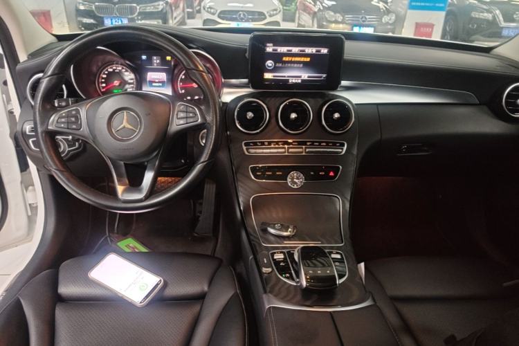 Used Mercedes-Benz C-Class 2017 Facelift C 200 L Sport Edition Center Console
