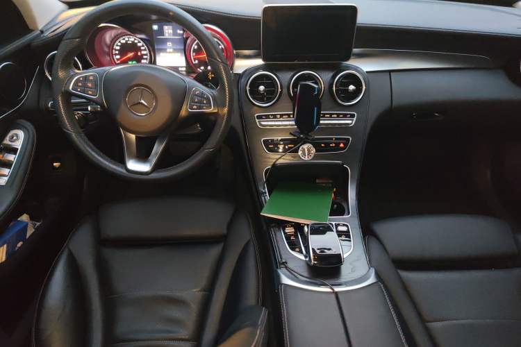 Used Mercedes-Benz C-Class 2017 C 200 L Sport Edition Center Console