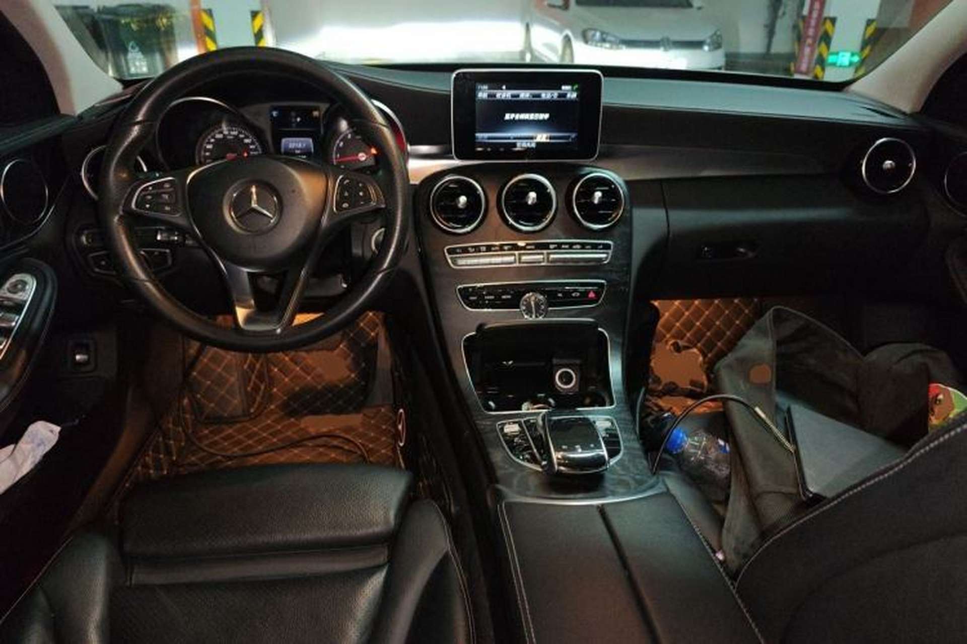 Used Mercedes-Benz C-Class 2017 Facelift C 200 L Sport Edition Center Console