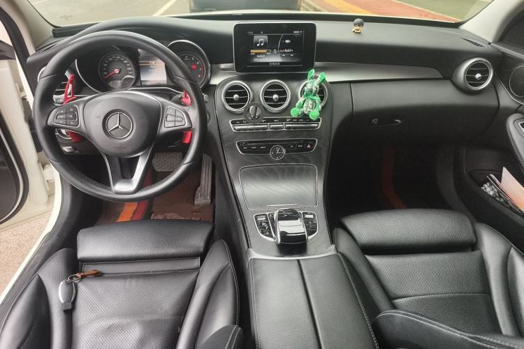 Used Mercedes-Benz C-Class 2017 Facelift C 200 Station Wagon Center Console