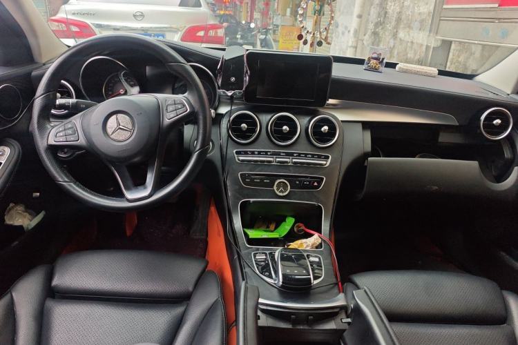 Used Mercedes-Benz C-Class 2017 Facelift C 200 L Sport Edition Center Console