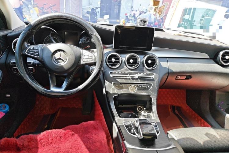 Used Mercedes-Benz C-Class 2017 Facelift C 200 L Sport Edition Center Console