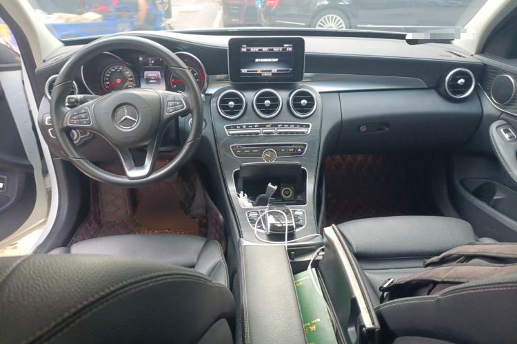 Used Mercedes-Benz C-Class 2017 Facelift C 200 L Sport Edition Center Console