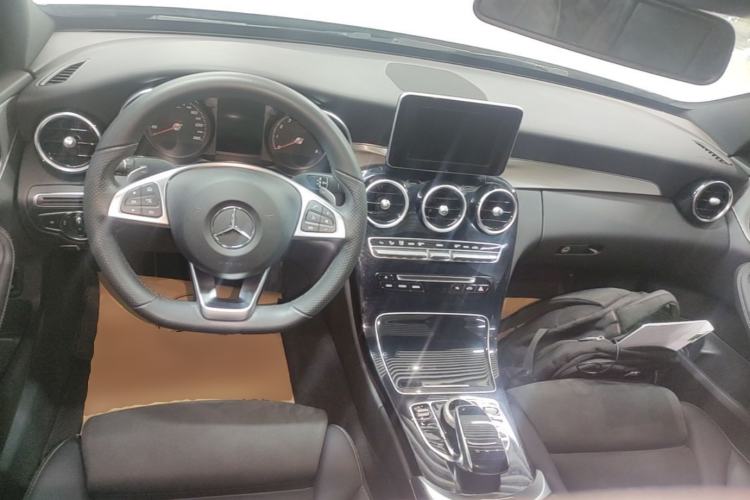 Used Mercedes-Benz C-Class 2017 Restyled C 200 Sport Edition Center Console
