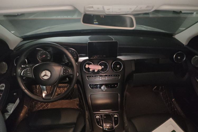 Used Mercedes-Benz C-Class 2017 Facelift C 200 L Sport Edition Center Console