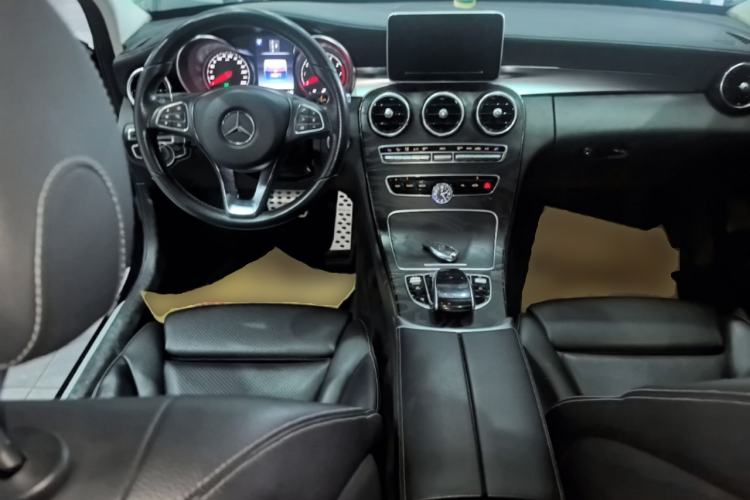 Used Mercedes-Benz C-Class 2017 Restyled C 180 L Fashion Edition Sport Version Center Console