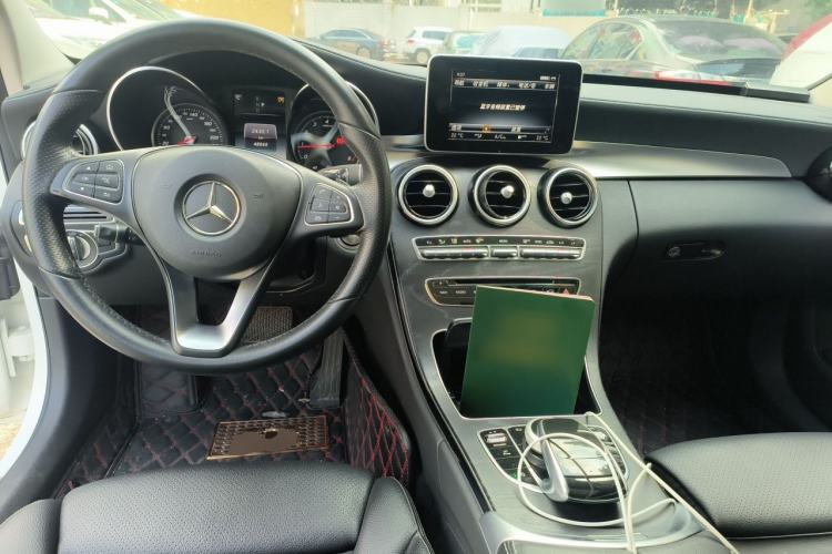 Used Mercedes-Benz C-Class 2017 Facelift C 200 L Sport Edition Center Console
