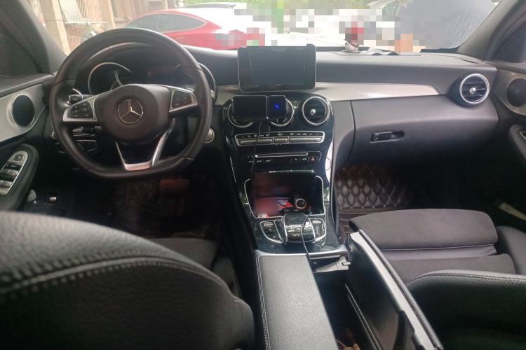 Used Mercedes-Benz C-Class 2017 Restyled C 200 Sport Edition Center Console