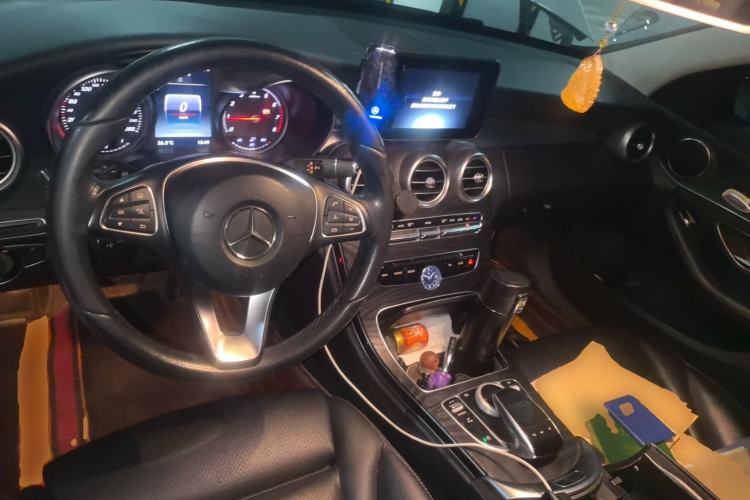 Used Mercedes-Benz C-Class 2017 Facelift C 200 Station Wagon Center Console