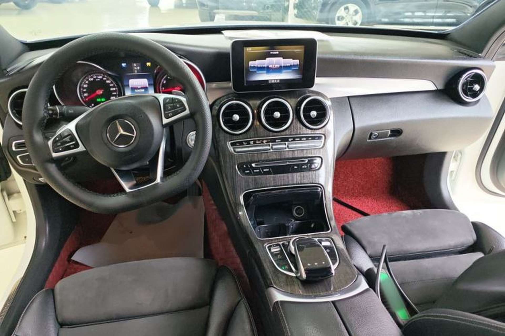 Used Mercedes-Benz C-Class 2017 Restyled C 200 Sport Edition Center Console