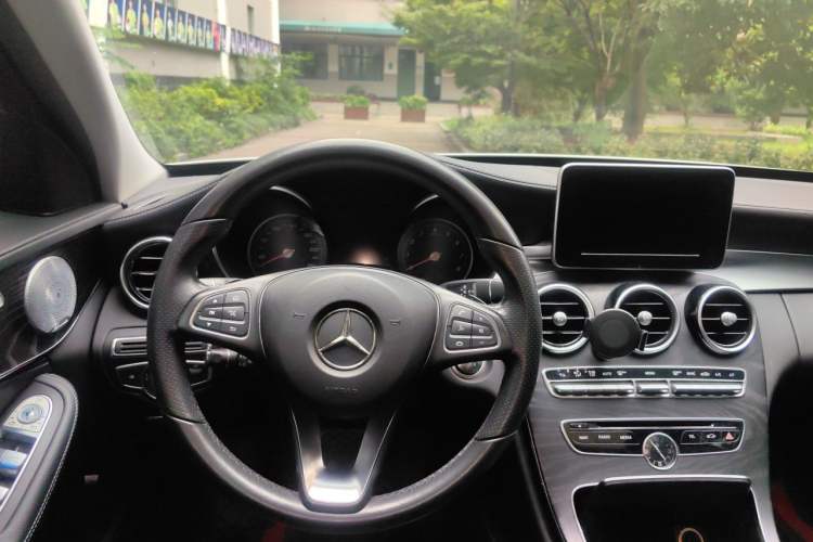 Used Mercedes-Benz C-Class 2017 C 200 L Sport Edition Center Console