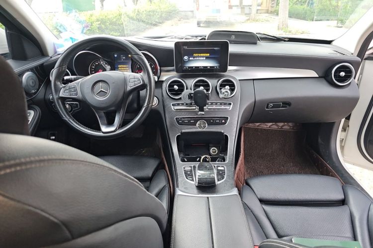 Used Mercedes-Benz C-Class 2017 C 180 L Sport Edition Center Console
