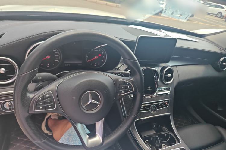 Used Mercedes-Benz C-Class 2017 Restyled C 180 L Fashion Edition Sport Version Center Console