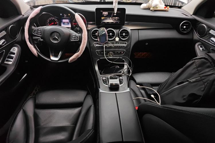 Used Mercedes-Benz C-Class 2017 Facelift C 200 L Sport Edition Center Console