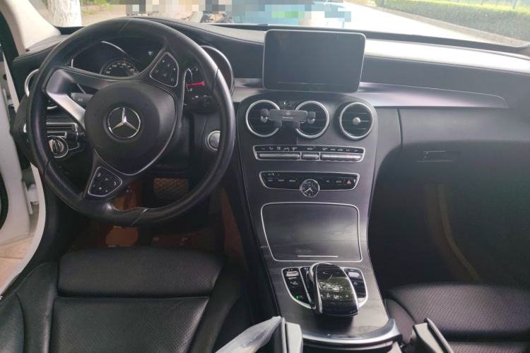 Used Mercedes-Benz C-Class 2017 Restyled C 180 L Fashion Edition Sport Version Center Console