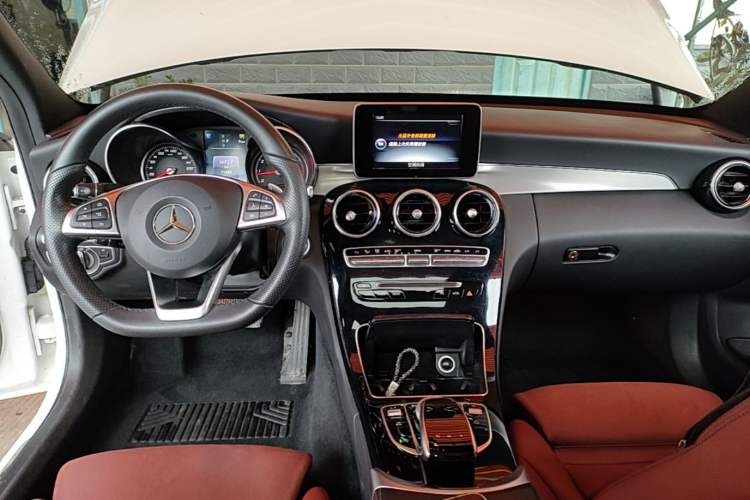 Used Mercedes-Benz C-Class 2017 Restyled C 200 Sport Edition Center Console